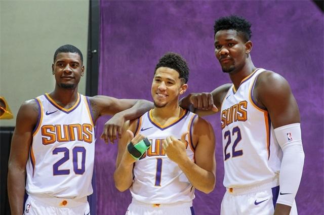 福克斯34+9+7，国王射落太阳升西部第三  